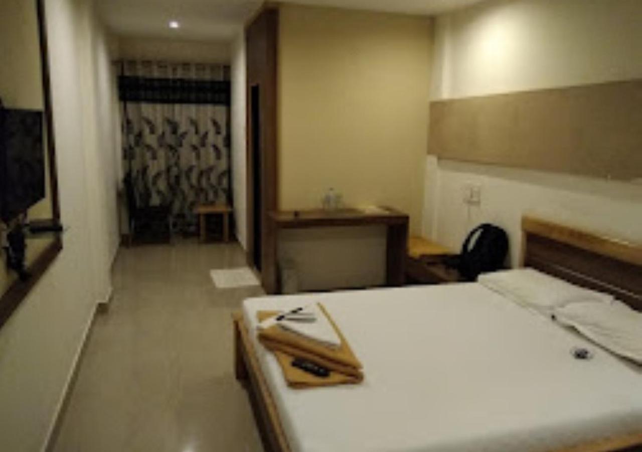 Hotel Jaltarang Kalmath Kankavali Exteriér fotografie